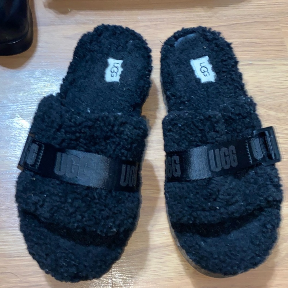 Ugg Slides (Slip On) - image 1